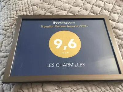 Certificat, récompense, panneau ou autre document affiché dans l'établissement Les Charmilles