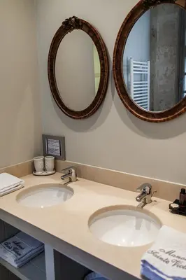 Salle de bains dans l'établissement Manoir Sainte Victoire