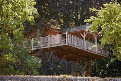 Jardin de l'établissement Chateau d'Audrieu - Relais & Châteaux