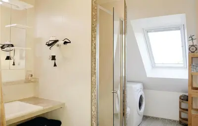 Salle de bains dans l'établissement Nice Home In Saint Germain Sur Ay
