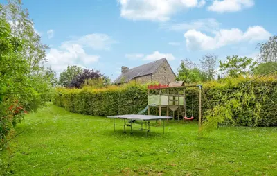 Jardin de l'établissement 4 Bedroom Cozy Home In Monthuchon