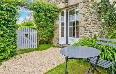 Jardin de l'établissement 4 Bedroom Cozy Home In Monthuchon