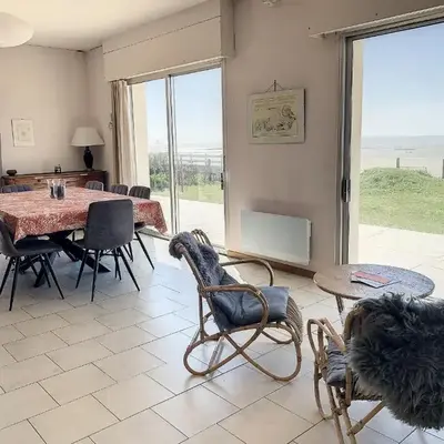 Villa avec jardin et accès direct plage
