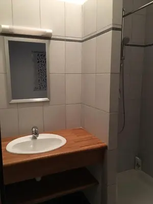 Salle de bains dans l'établissement Ferme manoir de Cremel