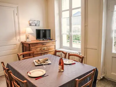 Télévision ou salle de divertissement dans l'établissement Holiday Home Bel Air by Interhome