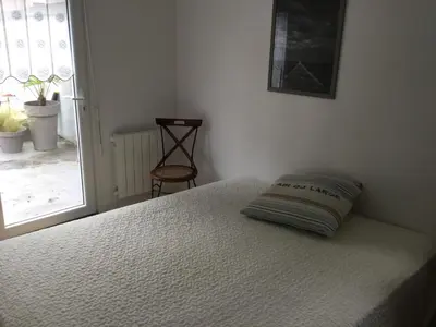Un ou plusieurs lits dans un hébergement de l'établissement Maison proche du port