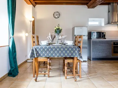 Cuisine ou kitchenette dans l'établissement Holiday Home Le Clos Renard by Interhome