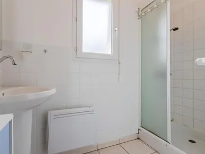 Salle de bains dans l'établissement Holiday Home Néroli by Interhome