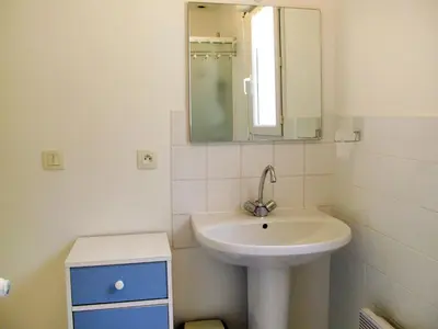 Salle de bains dans l'établissement Holiday Home Néroli by Interhome