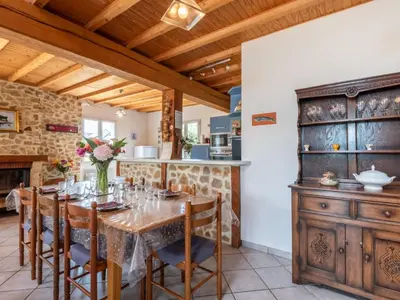 Restaurant ou autre lieu de restauration dans l'établissement Holiday Home Les Mouettes by Interhome