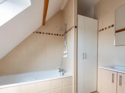 Salle de bains dans l'établissement Holiday Home Les Mouettes by Interhome