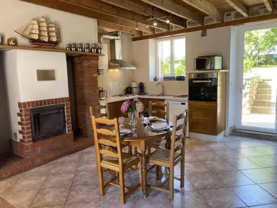 Cuisine ou kitchenette dans l'établissement Holiday Home La Bonneraie by Interhome
