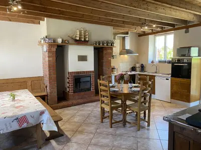 Cuisine ou kitchenette dans l'établissement Holiday Home La Bonneraie by Interhome