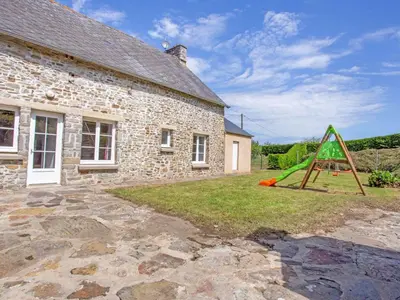 Aire de jeux pour enfants de l'établissement Holiday Home Le Plongeon by Interhome