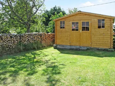 Jardin de l'établissement Chalet Le Chalet by Interhome