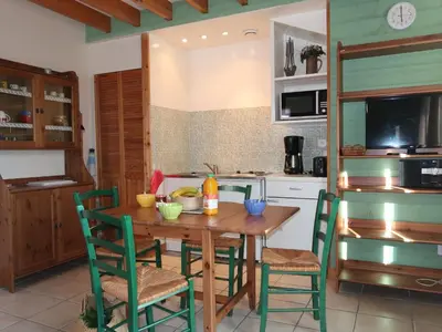 Cuisine ou kitchenette dans l'établissement Chalet Le Chalet by Interhome