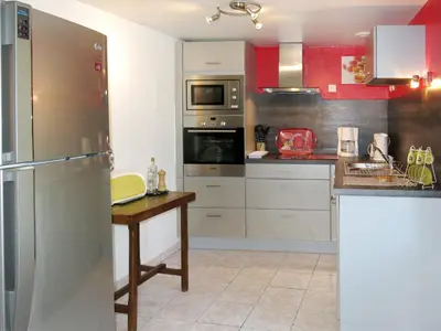 Cuisine ou kitchenette dans l'établissement Holiday Home La Chevalerie by Interhome