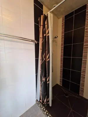 Salle de bains dans l'établissement gites de l'archange