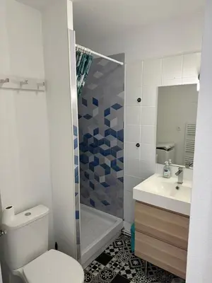 Salle de bains dans l'établissement Cabourg Proche Thalasso
