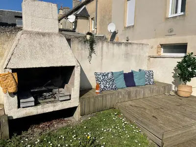 Barbecue disponible mis à disposition des clients de la maison de vacances