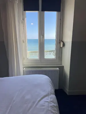Vue générale sur la mer ou vue sur la mer prise depuis l'hôtel