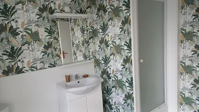 Salle de bains dans l'établissement F2 plages du débarquement rénové