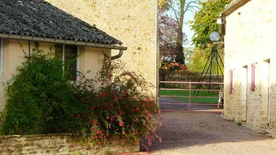 Plan de l'établissement Villa en campagne au Locheur + Piscine