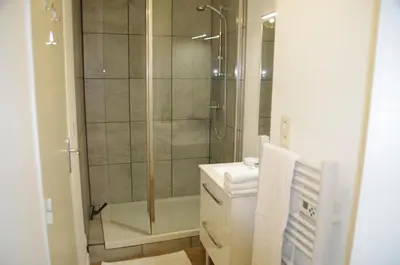 Salle de bains dans l'établissement La Cour Royale