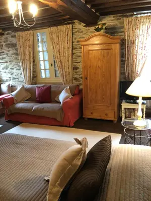 Coin salon dans l'établissement Les Rivieres