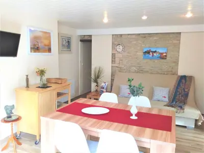 Télévision ou salle de divertissement dans l'établissement Villa Athéna,séjour bien-être et éthique