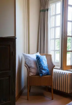 Coin salon dans l'établissement Chateau Le Colombier