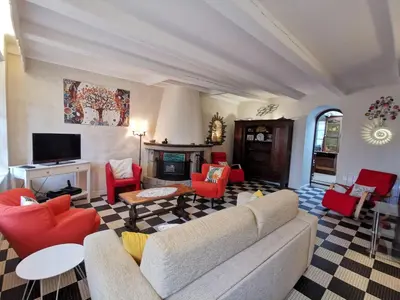 Télévision ou salle de divertissement dans l'établissement Holiday Home La Congrière by Interhome