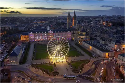 Vue générale sur Caen ou vue de la ville depuis l'appartement