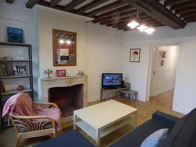 Télévision ou salle de divertissement dans l'établissement Gîte de la cathédrale