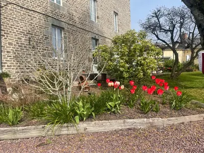 Jardin de l'établissement La Maison De La Fontaine, Le Beny Bocage