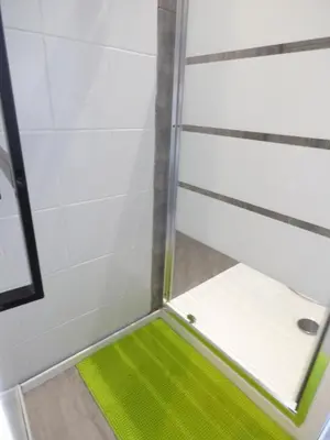 Salle de bains dans l'établissement Gite 7 km du Mont St Michel