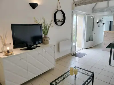 Télévision ou salle de divertissement dans l'établissement Gîte La Buhennerie 2 personnes