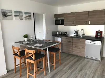 Cuisine ou kitchenette dans l'établissement 2 PIECES CENTRE ET MER