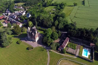 Vue panoramique sur l'établissement Gîte Les Ecuries du Manoir de Bénédicte