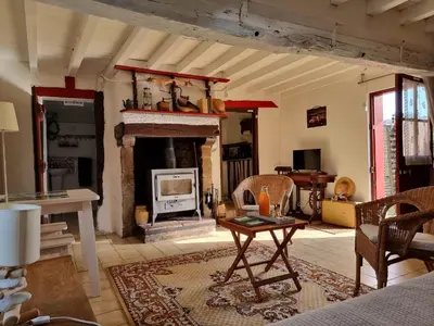 Télévision ou salle de divertissement dans l'établissement Petite maison Normande