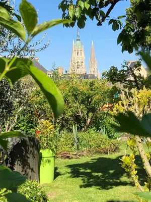 Jardin de l'établissement Aggarthi Bed and Breakfast