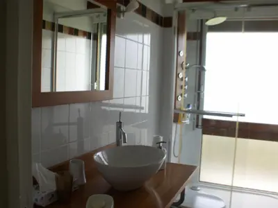 Salle de bains dans l'établissement chambre normande