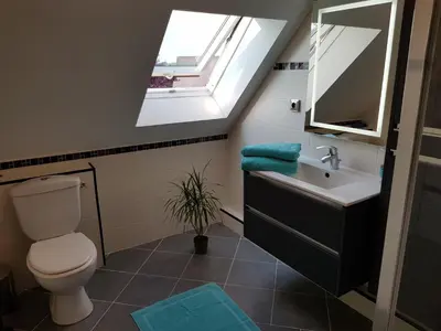 Salle de bains dans l'établissement Maison, 5km de la mer