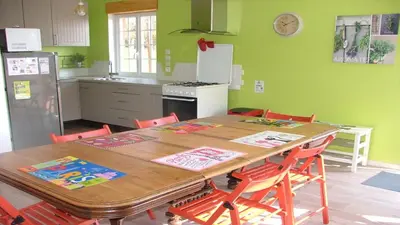 Cuisine ou kitchenette dans l'établissement Saint Pierre House