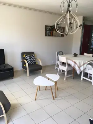 Coin salon dans l'établissement maison 400 m de la plage