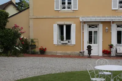 Jardin de l'établissement Chambres d'Hôtes La Gloriette