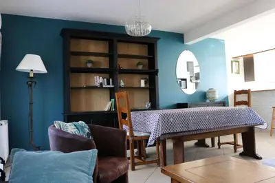 Coin salon dans l'établissement Gîte La Presqu'île