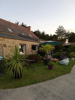 Jardin de l'établissement Aux Couleurs de la Baie