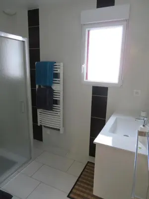 Salle de bains dans l'établissement Chambres d'Hotes La Maison Neuve