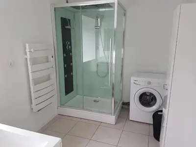 Salle de bains dans l'établissement Les Gîtes d'Herquetot -